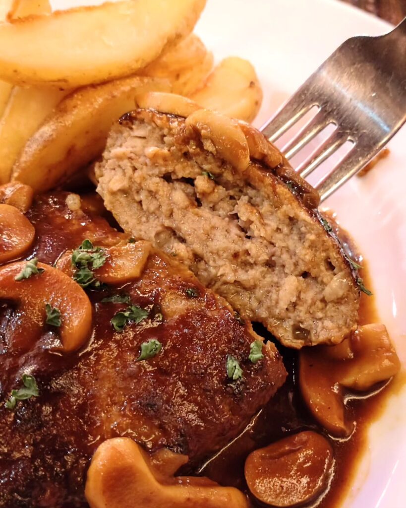 イルキャンティ 河原町三条店のハンバーグの断面