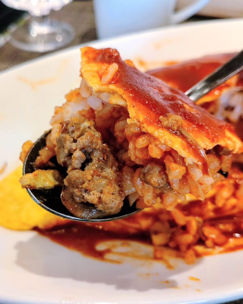 オムライス屋 創龍のオムライスの熟成牛肉