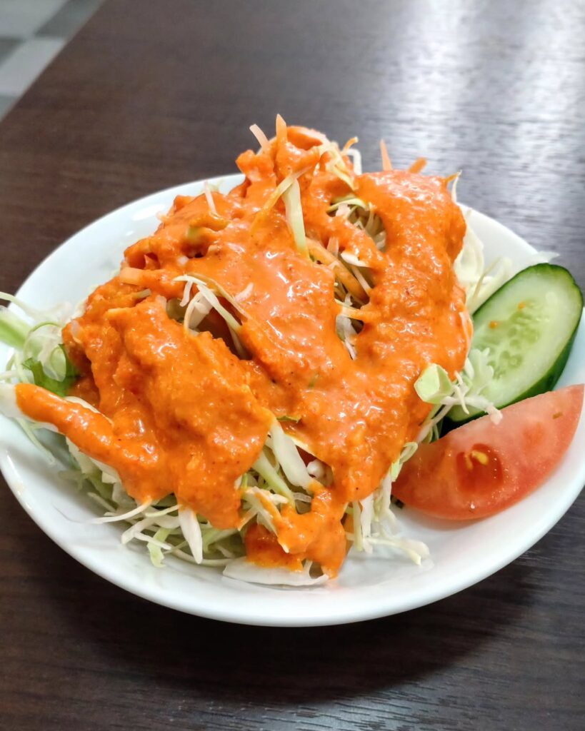 エベレスト カフェ＆バル 河原町六角店のランチのサラダ