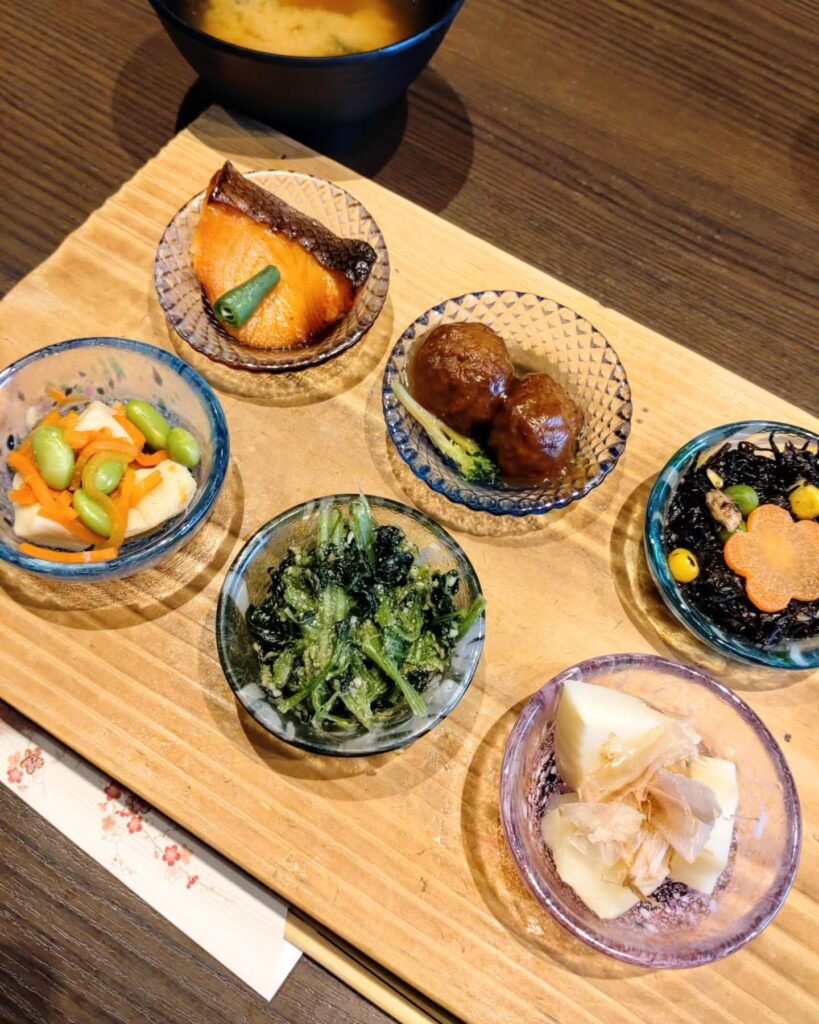 京菜味 のむら 錦店の６種類のおばんざい