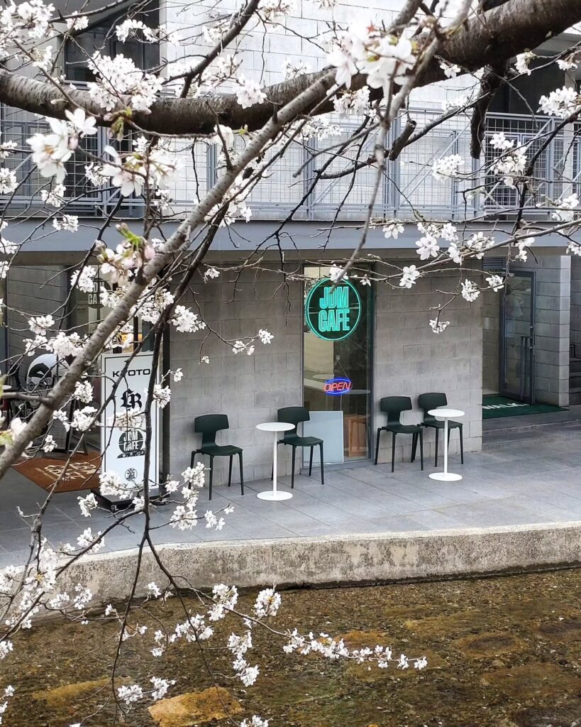 JDM CAFE 京都店のお店の外観