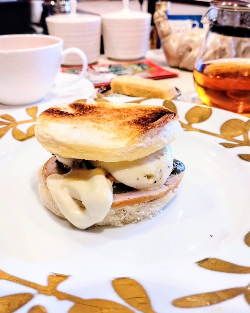 Salon de the SALUT(サロン・ド・テ・サリュ) 京都のタルティーヌ - 京都市役所前ランチめぐり Salon de the SALUT(サロン・ド・テ・サリュ) 京都のタルティーヌ