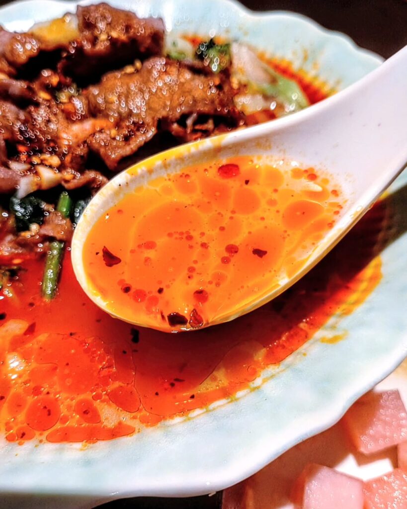 尽膳口福（つくぜんこうふく）の麻辣湯のスープ