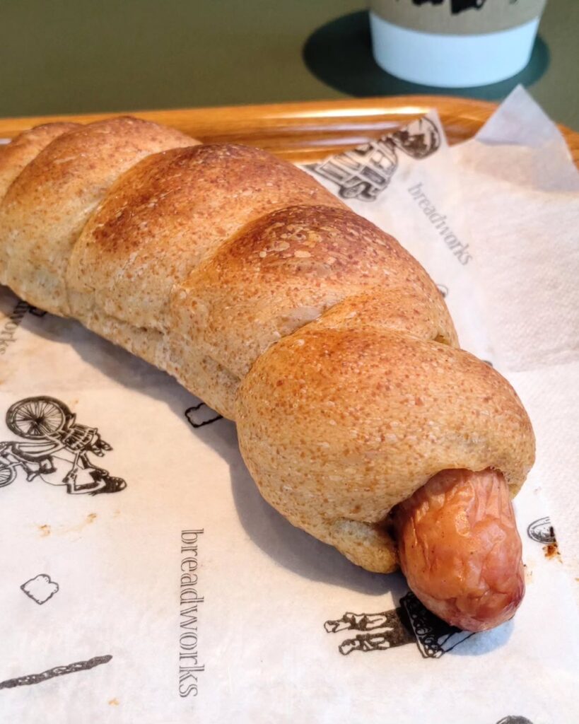 breadworks 聖護院のソーセージブレッド - 京都市役所前ランチめぐり breadworks 聖護院のソーセージブレッド